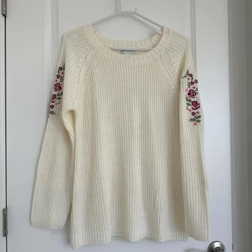 Women's Cream and White Sweatshirt